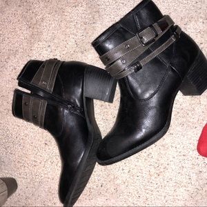 Black ankle boots, new
